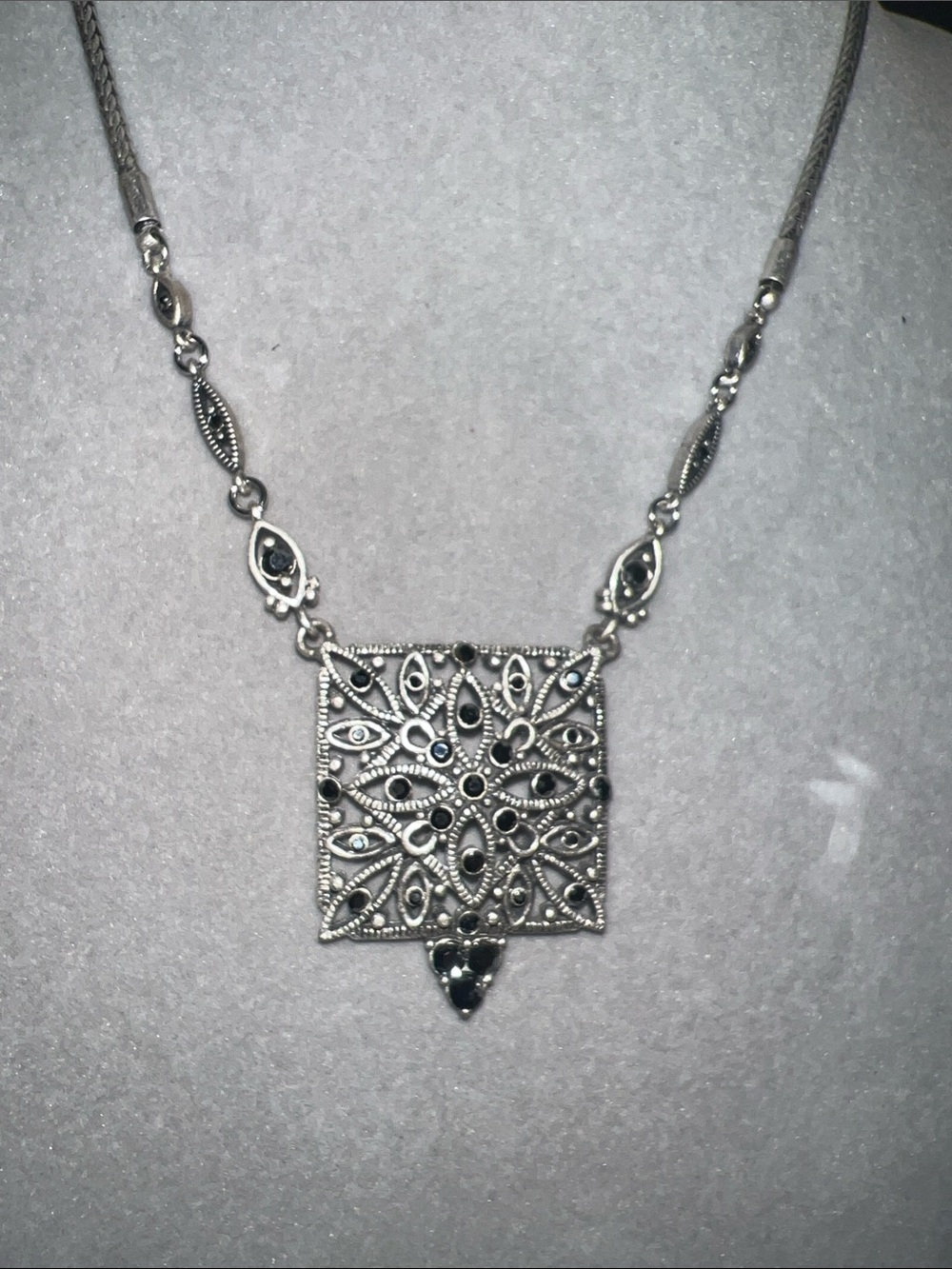 Silver Filigree Pendant Necklace - Silver